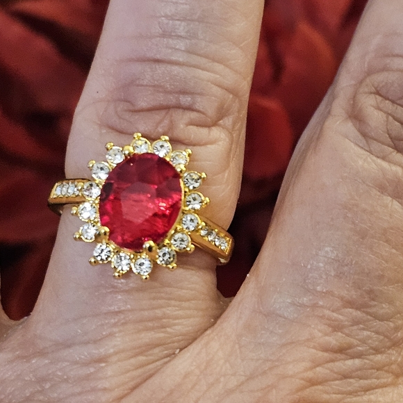 Glamour Floral Garnet Ring - Picture 3 of 5